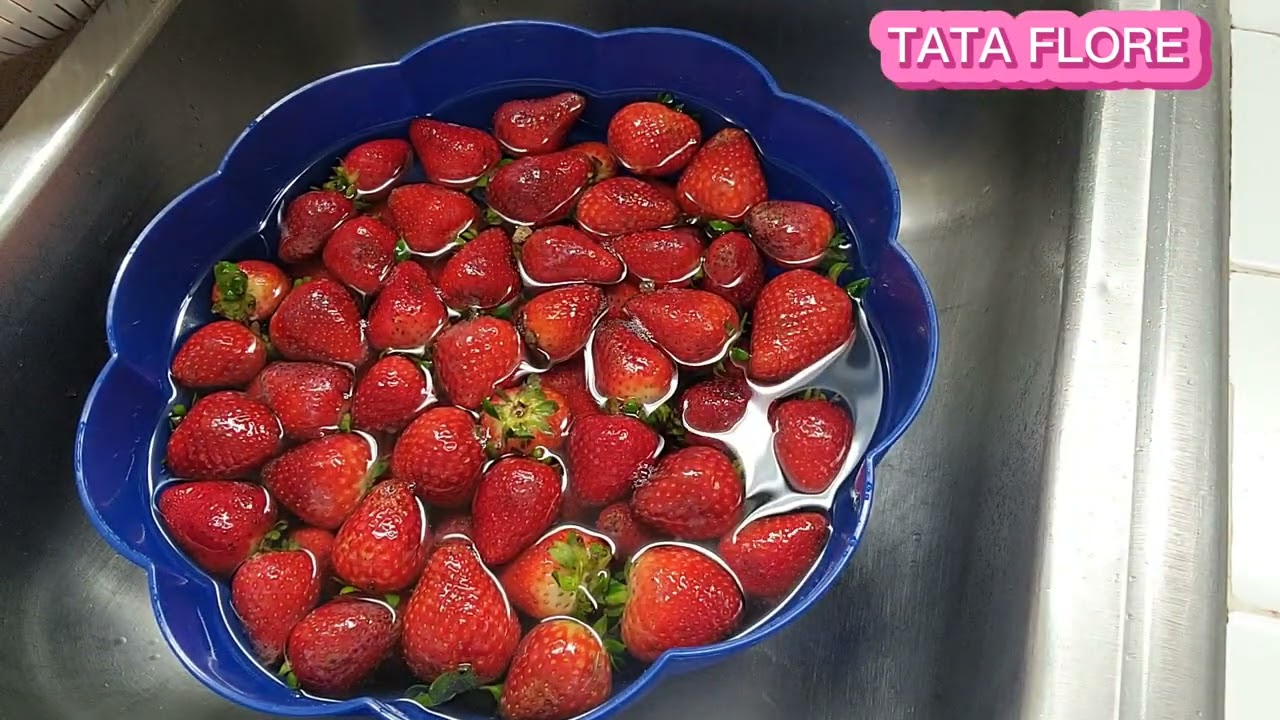 COMMENT CONSERVER LES FRAISES LE PLUS LONGTEMPS POSSIBLE. #astuces #astucefruit #fruit #fraises