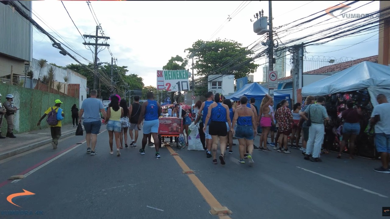 CAMINHADA:  PONTO DE ÔNIBUS - AV. MILTON SANTOS CIRCUITO ONDINA - CARNAVAL DE SALVADOR  BAHIA 🇧🇷