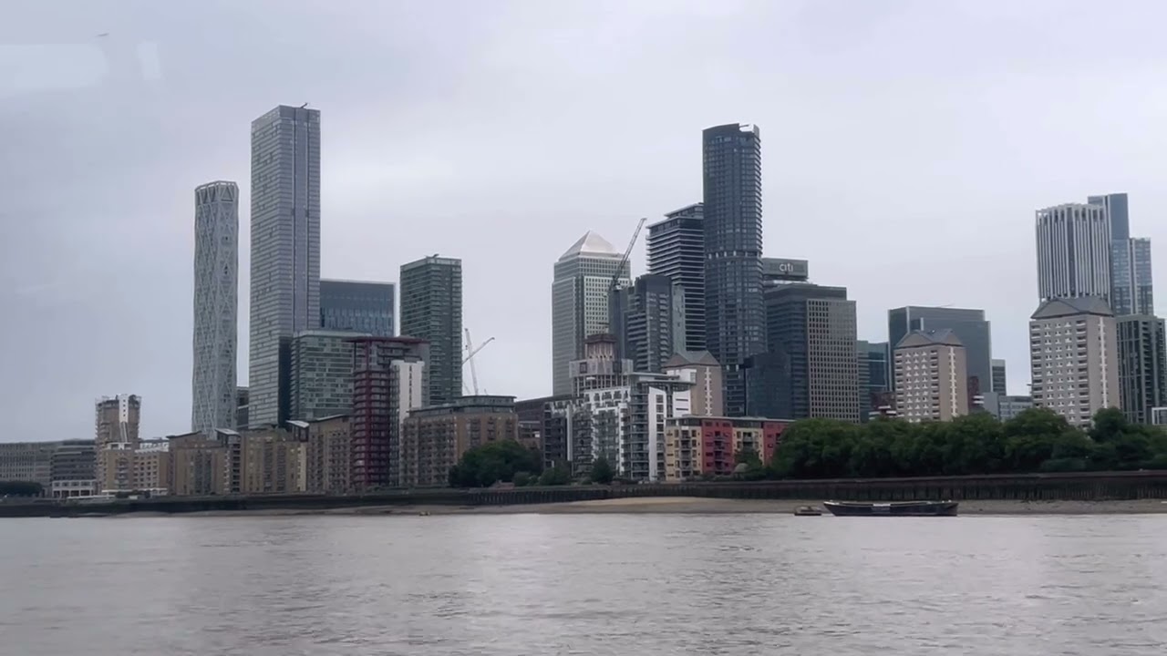LONDON BOAT TOUR | STREET RANDOM VIEW