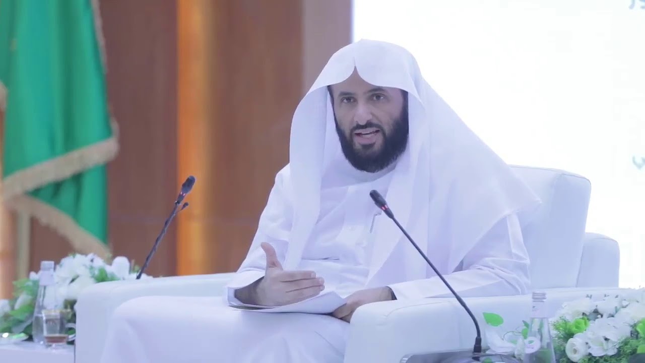 معالي وزير العدل د. وليد الصمعاني خلال لقائه مع القضاة الموجهين حديثاً