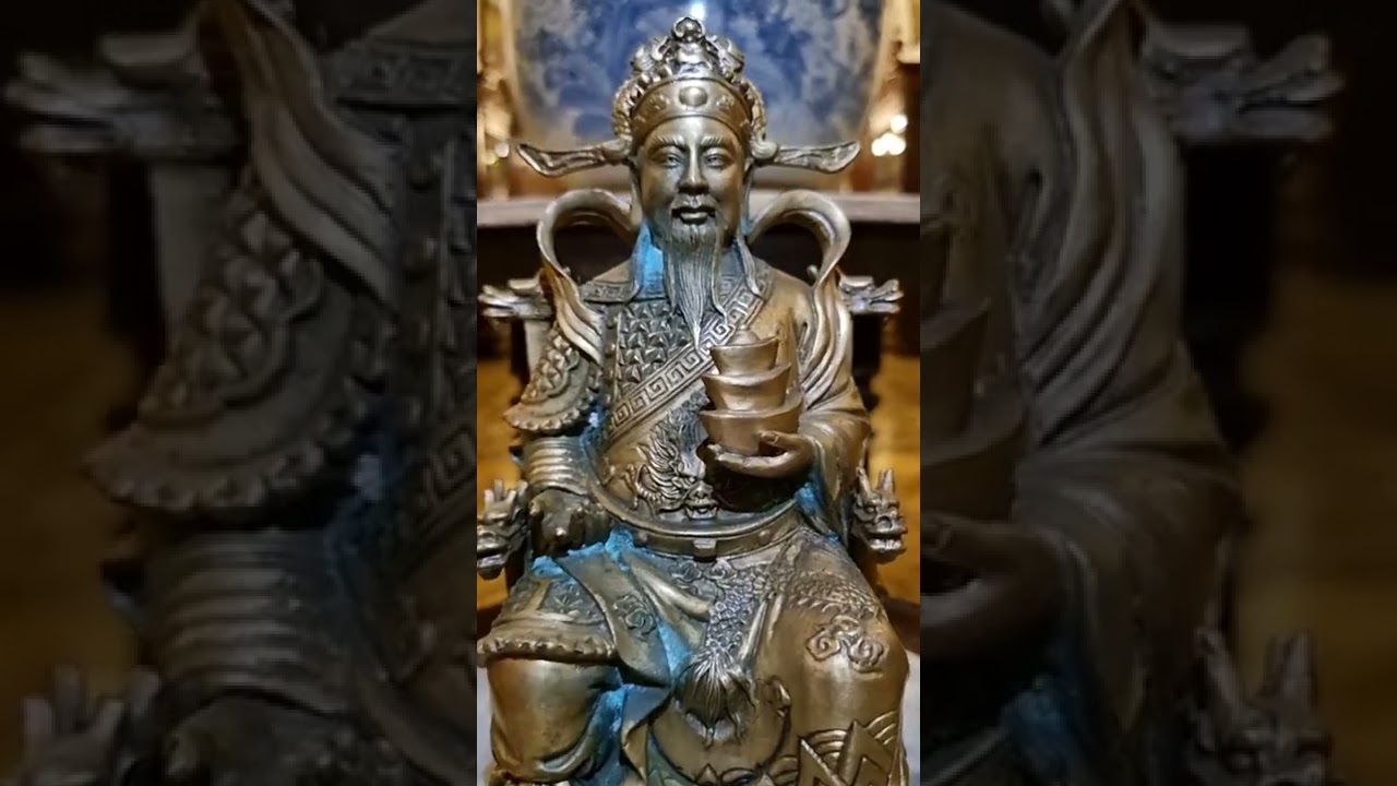 Cai Shen Ye (God of Fortune) in Chinese Bronze original old piece from early republic period...