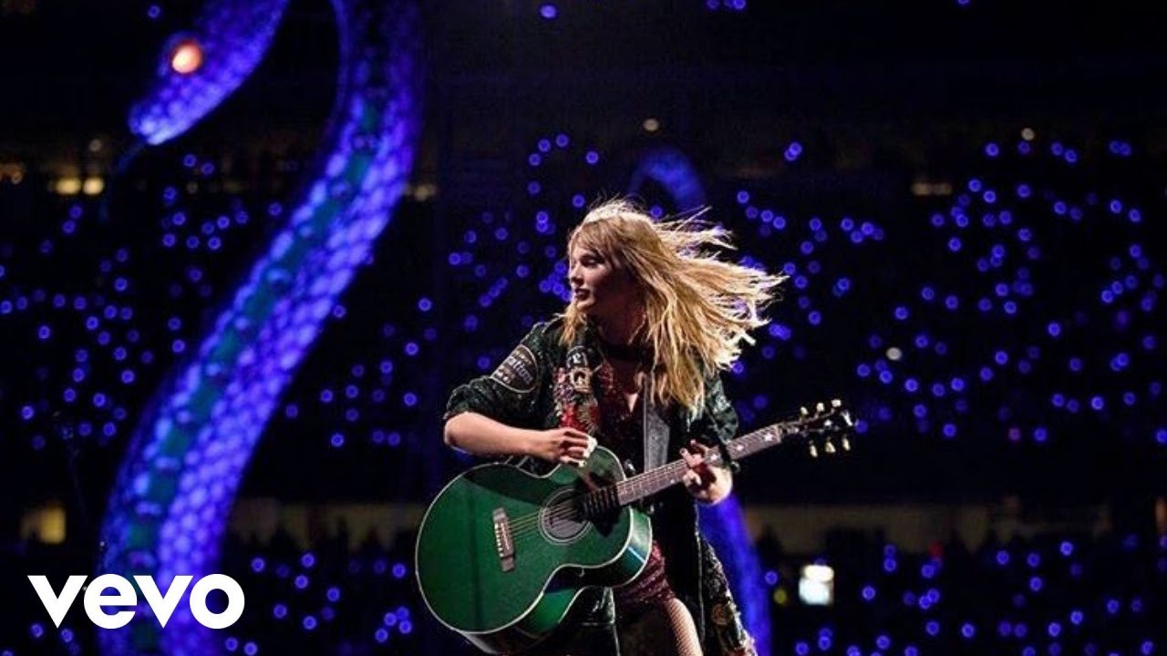 Taylor Swift - A Place In This World (Live from reputation Stadium Tour)