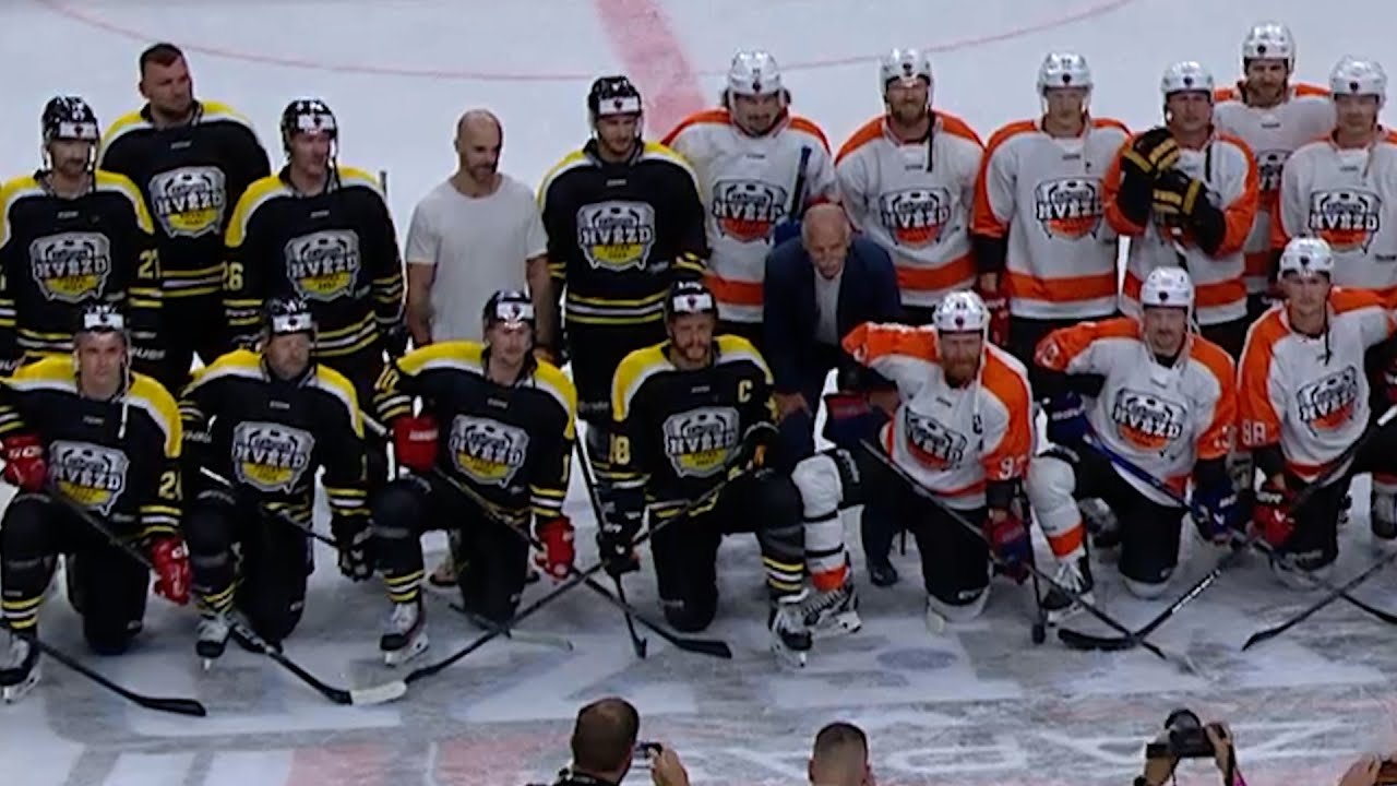 O2 arena se bavila exhibicí. Voráček porazil Pastrňáka