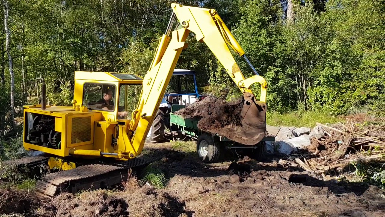 Digging with my Schaeff HR-26A