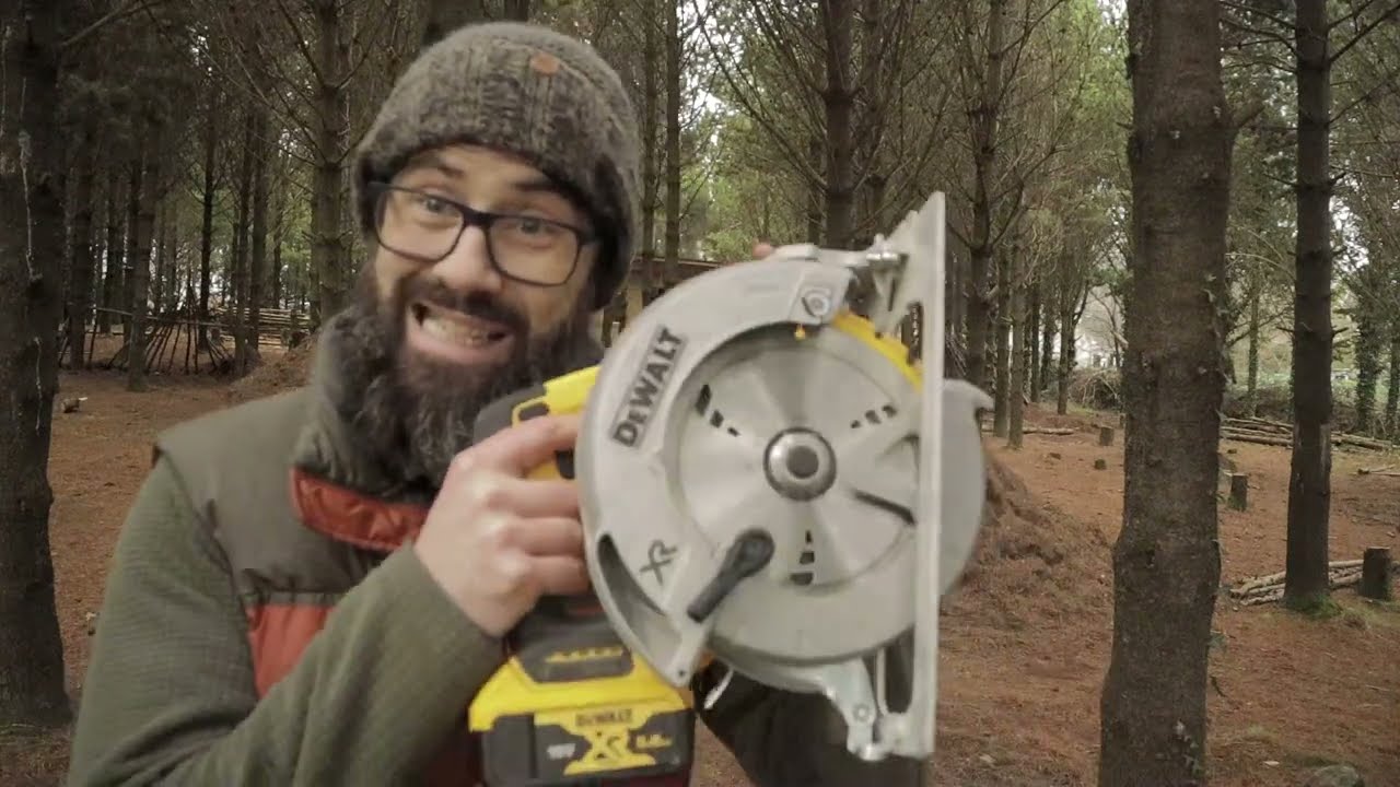 Экстремальные испытания — бесщёточная дисковая пила DeWalt 18V XR DCS570 — распиловка досок толщи...