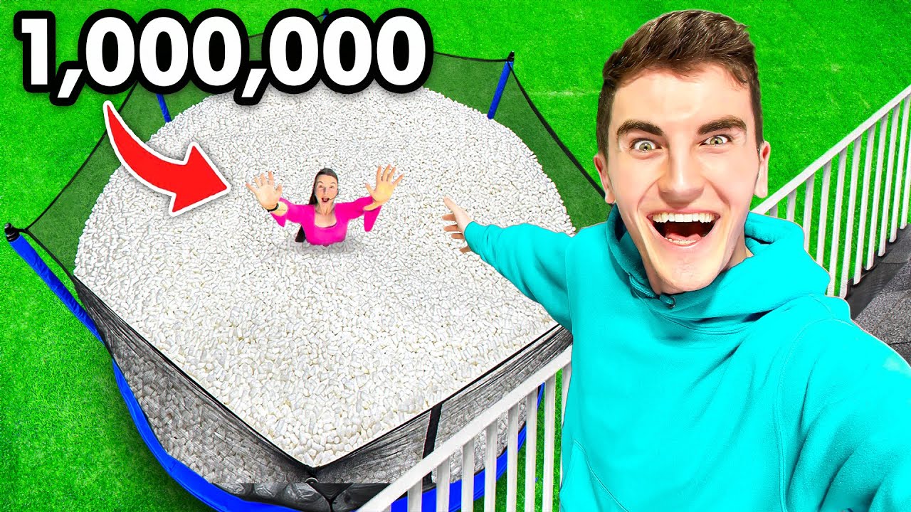 J'AI REMPLI MON TRAMPOLINE AVEC 1,000,000 DE CACAHUÈTES D'EMBALLAGES