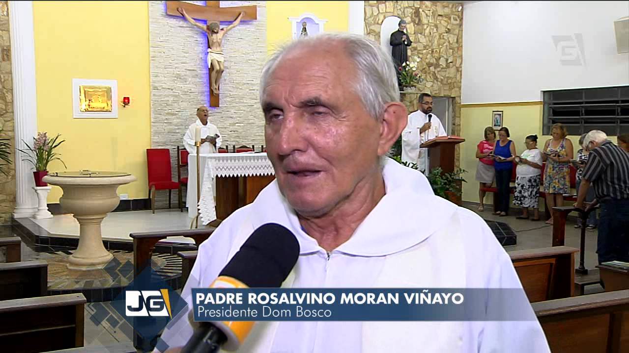 Padres comandam Escola de Samba Dom Bosco
