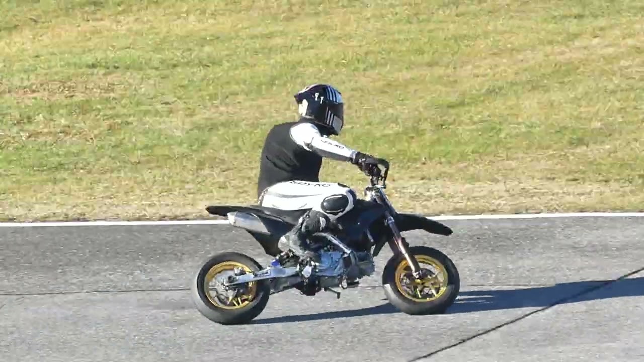 VIDEO CENTAURO BIANCO NERO PIT BIKE NERA