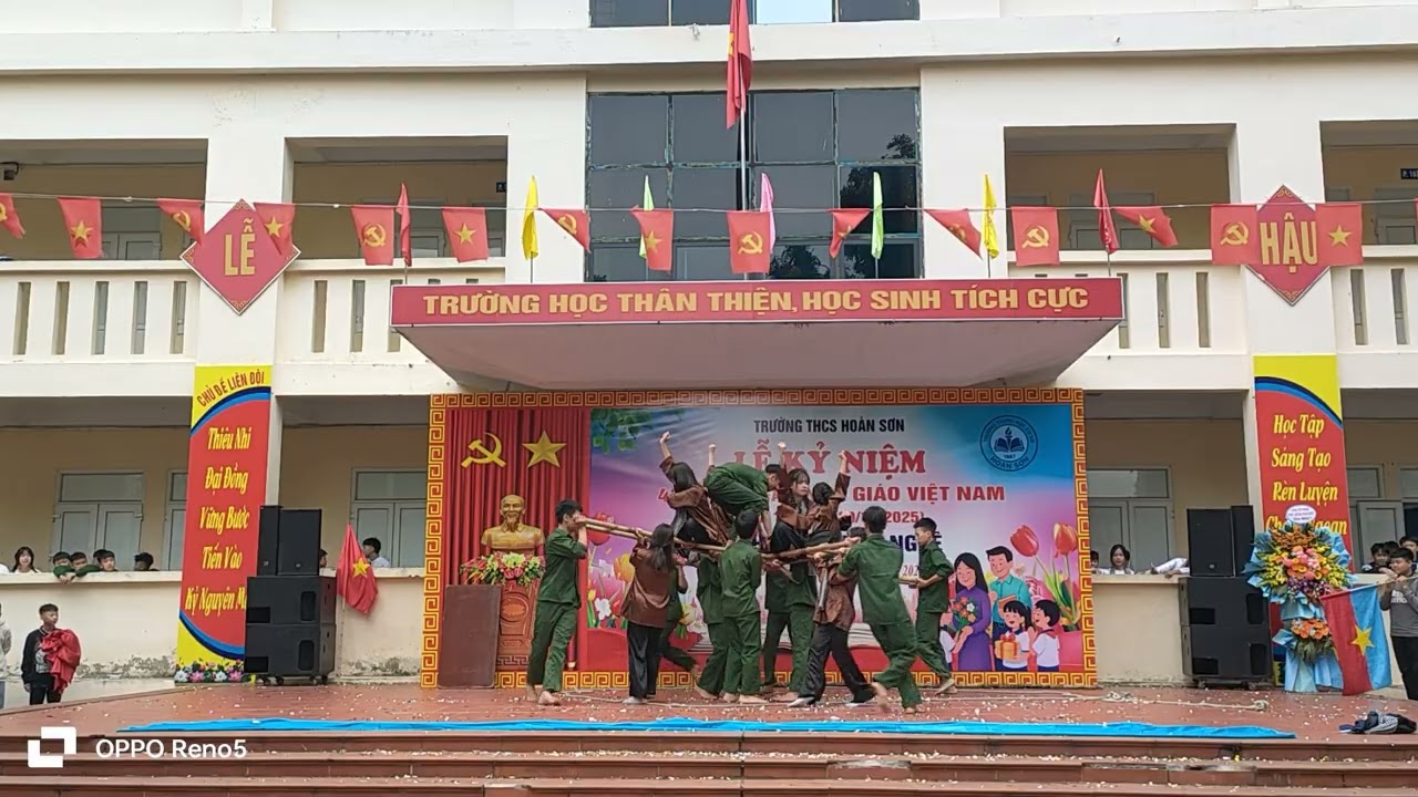 Kịch + múa: Đường lên phía trước + Mashup + Nỗi đau giữa hòa bình - Lớp 9A3 - Trường THCS Hoàn Sơn 