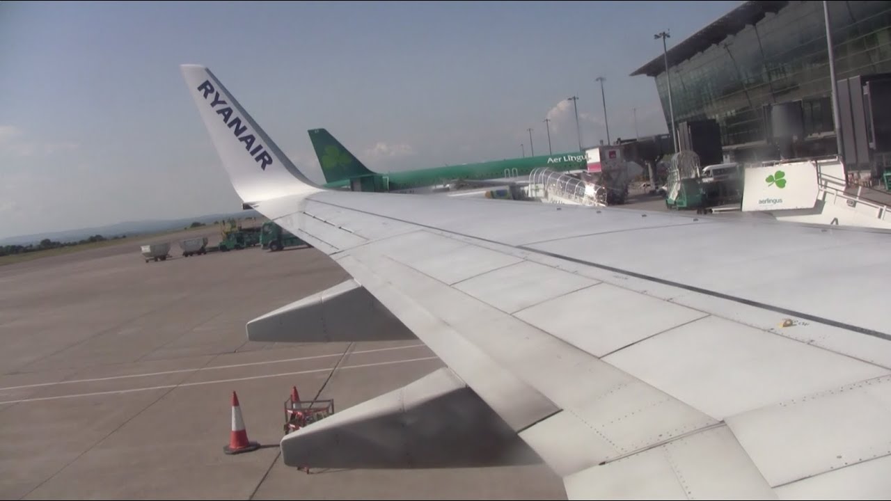 Ryanair 737-800 EI-DLB Summer Landing At Cork
