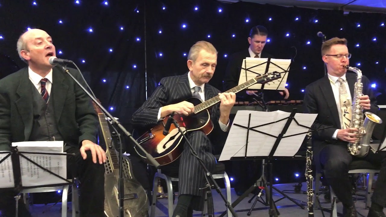 'Tain't No Sin To Dance Around Your Bones - Four Bright Sparks - Whitley Bay 2017