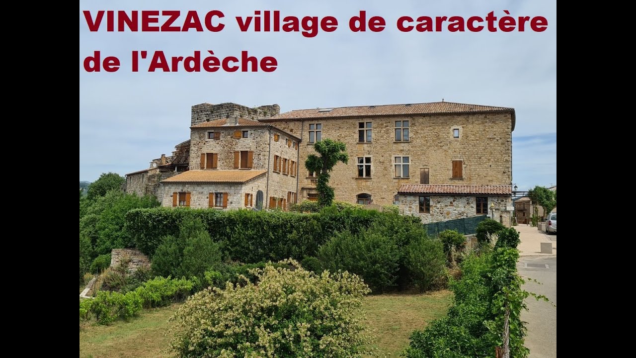 Balade à VINEZAC adorable village de caractère de l'Ardèche dans un écrin de verdure et de vignes.