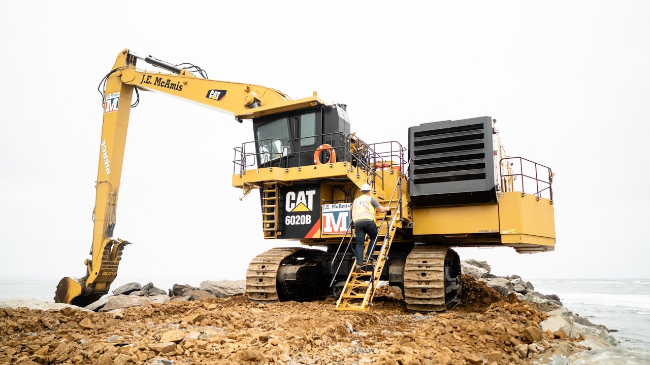 A CAT 6020B Rebuilding A Jetty for 8 Minutes (4K)