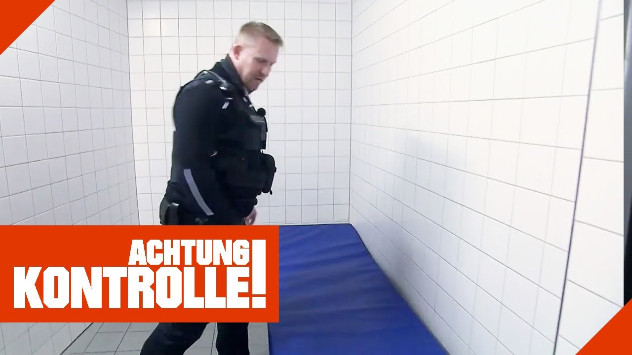 Ab in die Zelle: Mann kommt hinter Gitter 2/2 | Achtung Kontrolle | Kabel Eins