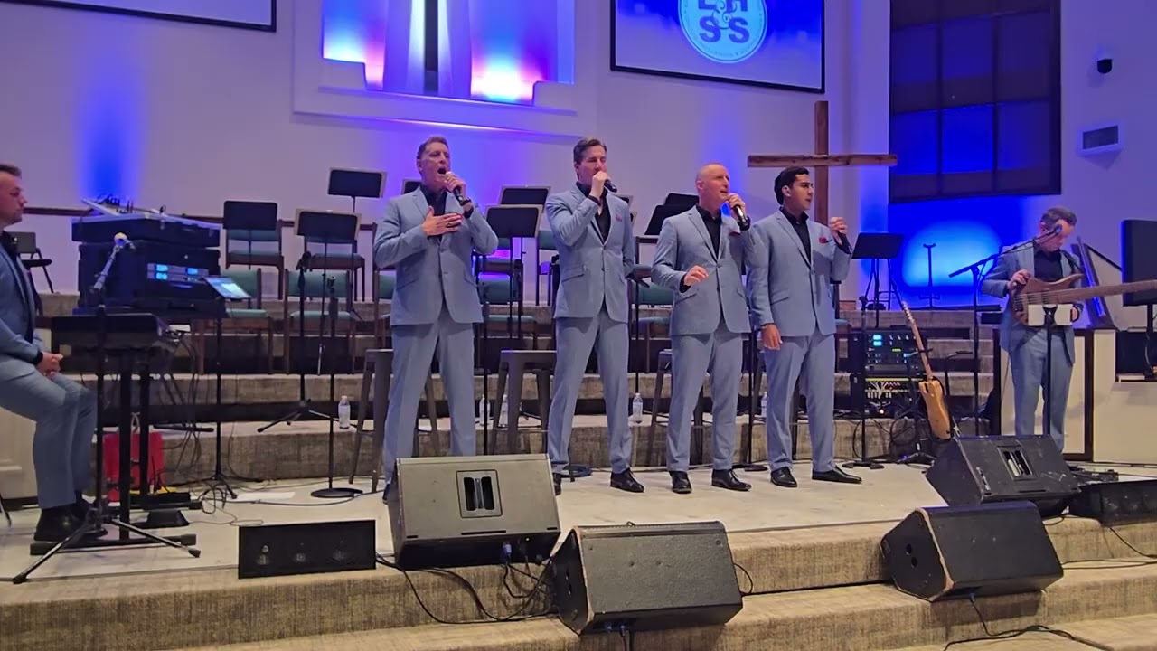 Ernie Haase and Signature Sound.             America The Beautiful 