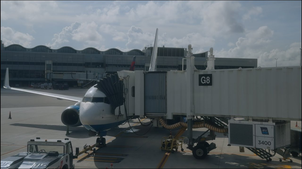 Bahamas Air 737 Trip report Miami to Nassau (4k)