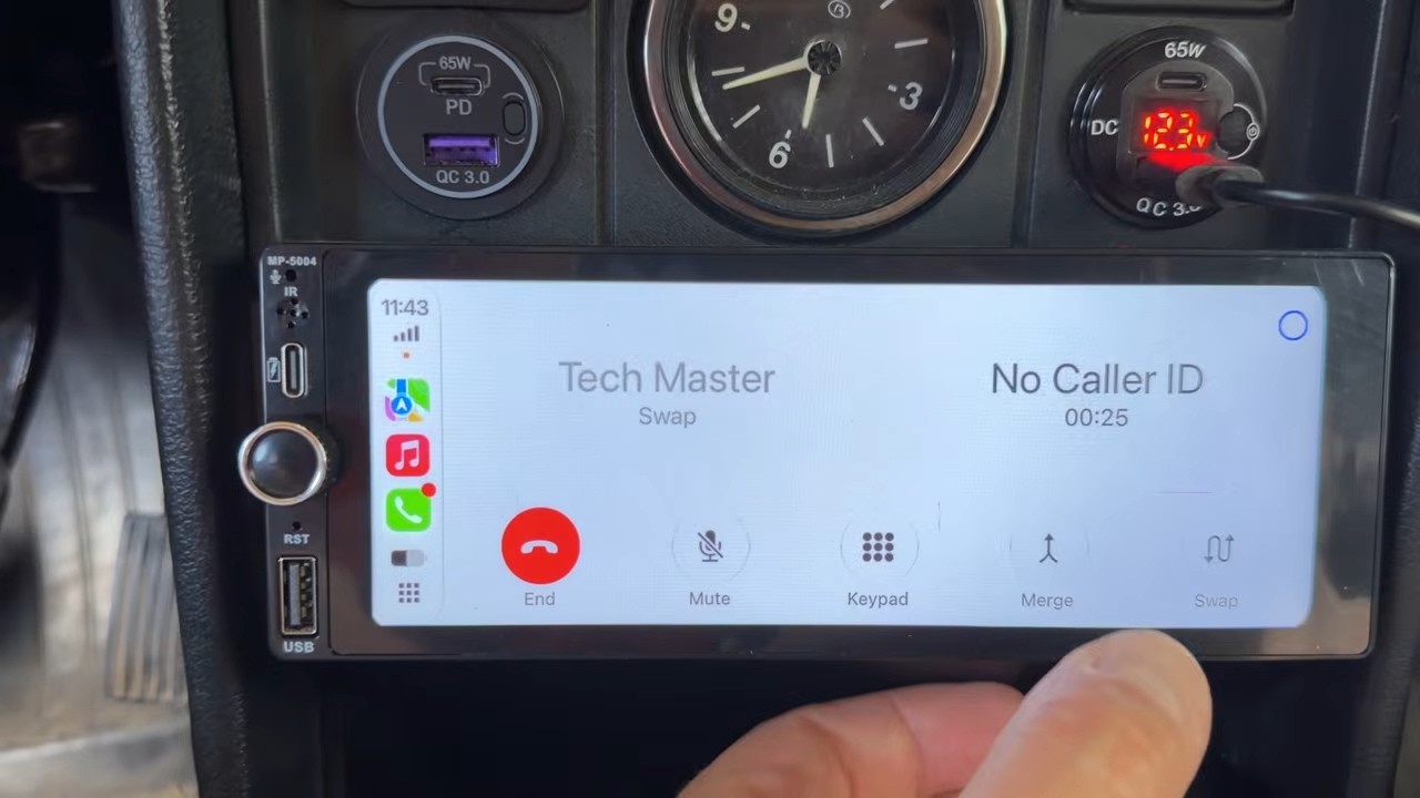 iPhone SE 3 2022 Carplay Incoming Call Conference. iPhone 17e vs iPhone 16e Outgoing Call. iOS 27
