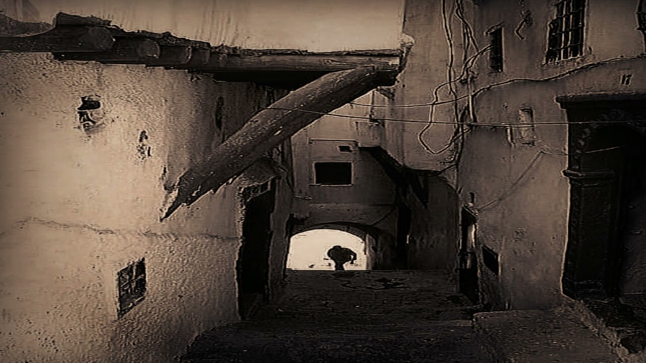 RUE DU DIABLE 3AKIBAT EL CHITANE CASBAH ET LE MOULOUDIA CLUB ALGEROIS (REEDIT AJOUT DE PERSONNES)