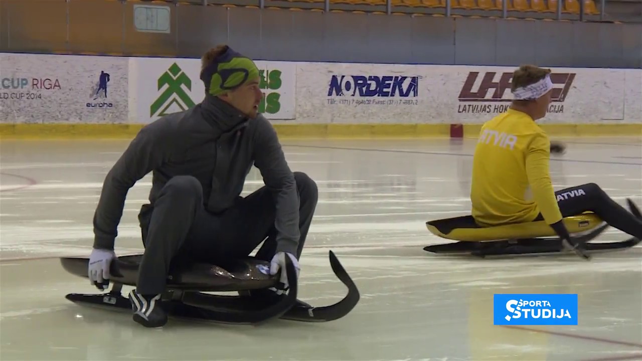 Kamaniņu braucēji sezonai gatavojas ledus hallē