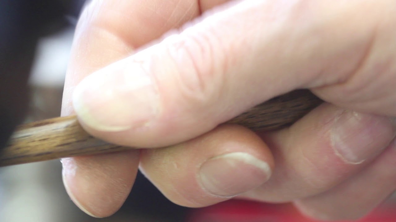 Correctly holding the Japanese metal carving hammer and chisel. Part 2