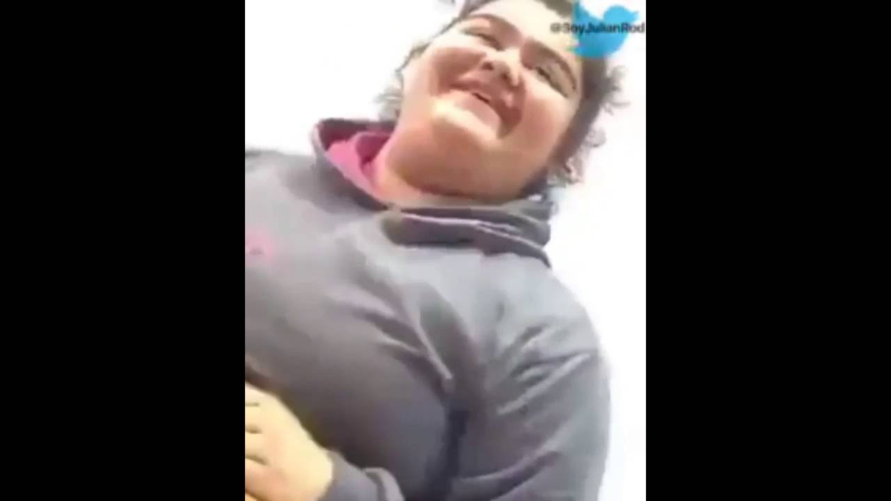 Mujer sorprendida botella challenge!