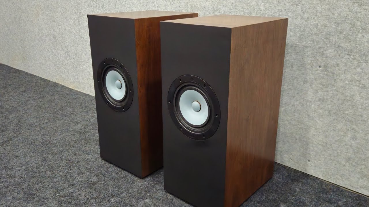 Mark audio  bookshelf