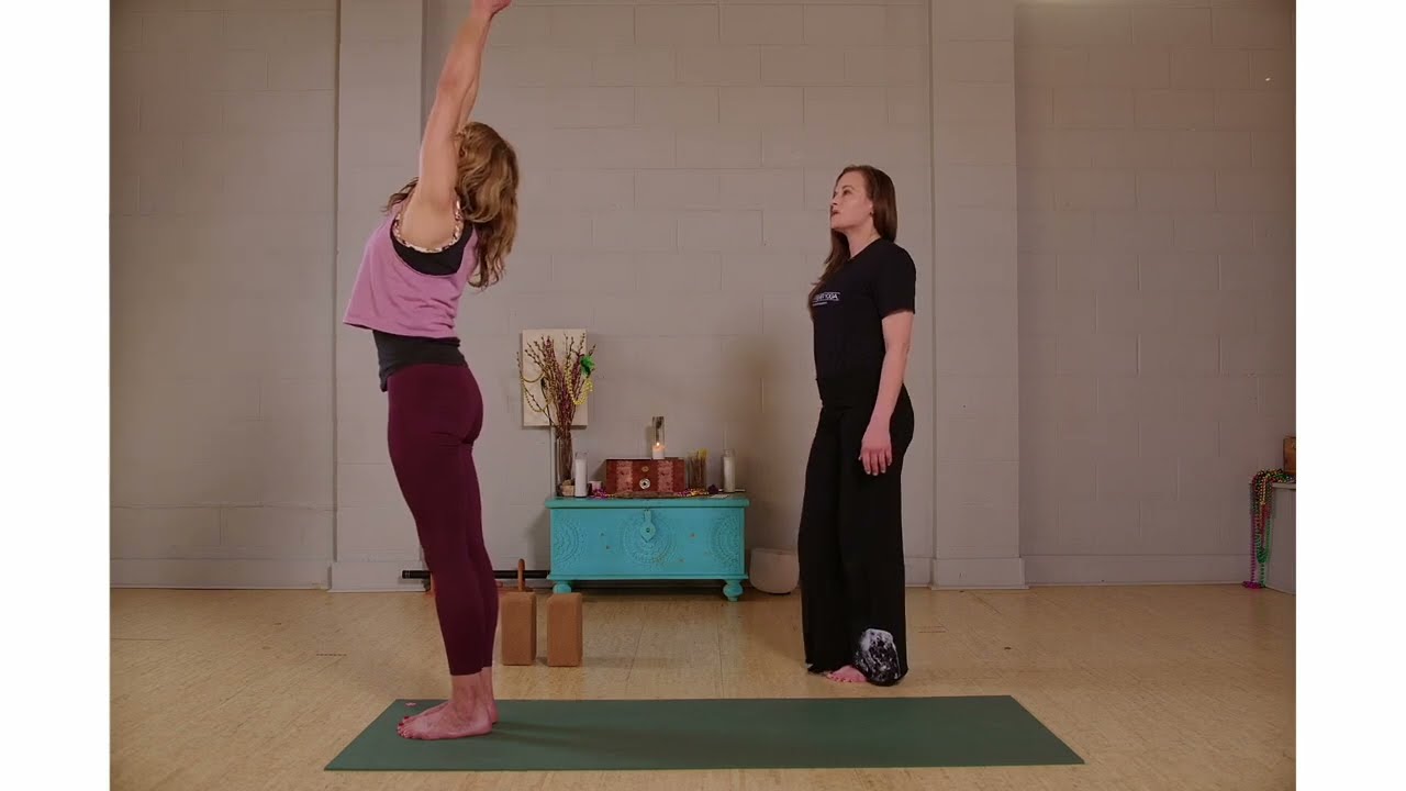 30-Minute Full Body Flow: Featuring Patricia Calfee RYT 200