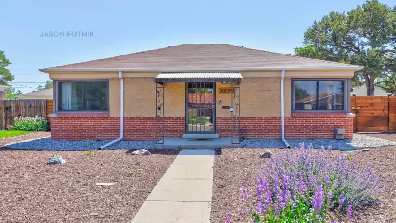 A Denver Mid-Century Brick Ranch Near Central Park