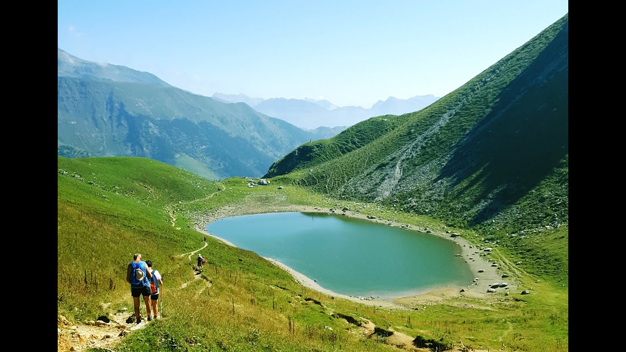 Trekking in Valcanale (Valle Seriana Comune di Ardesio) ai rifugi Alpe Corte e Branchino (lago)