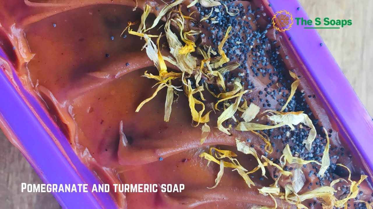 🥤 Pomegranate & turmeric soap making using POMEGRANATE JUICE, coconut milk & turmeric by The S Soaps