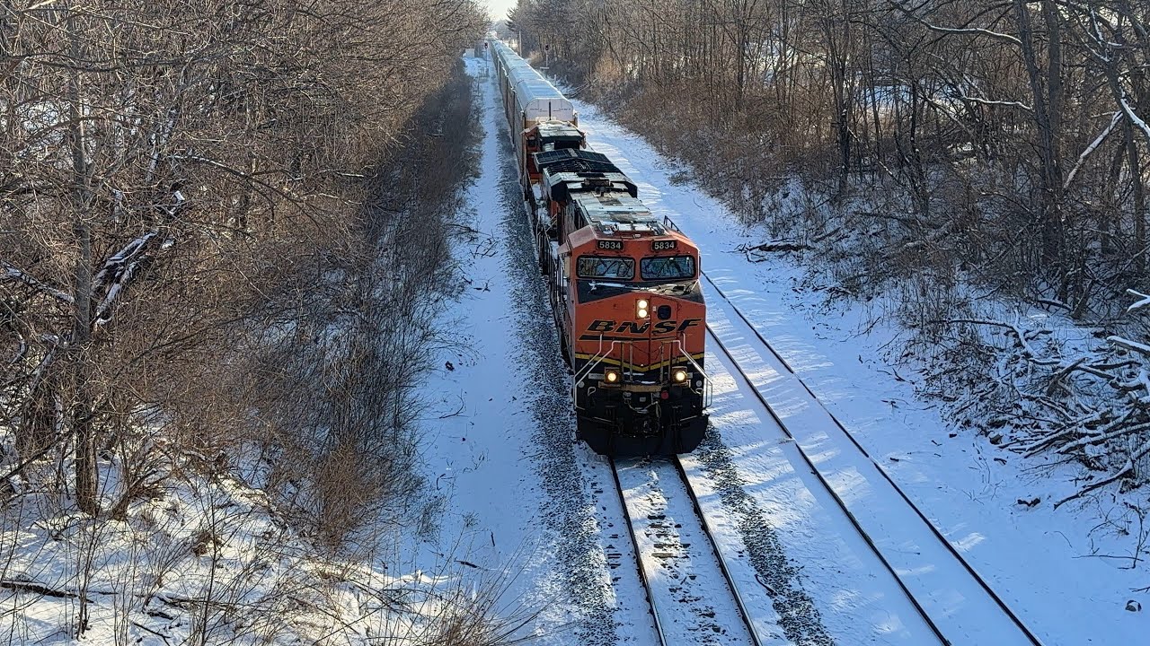 Westbound #bnsf  in Vermont IL on 1/26/26
