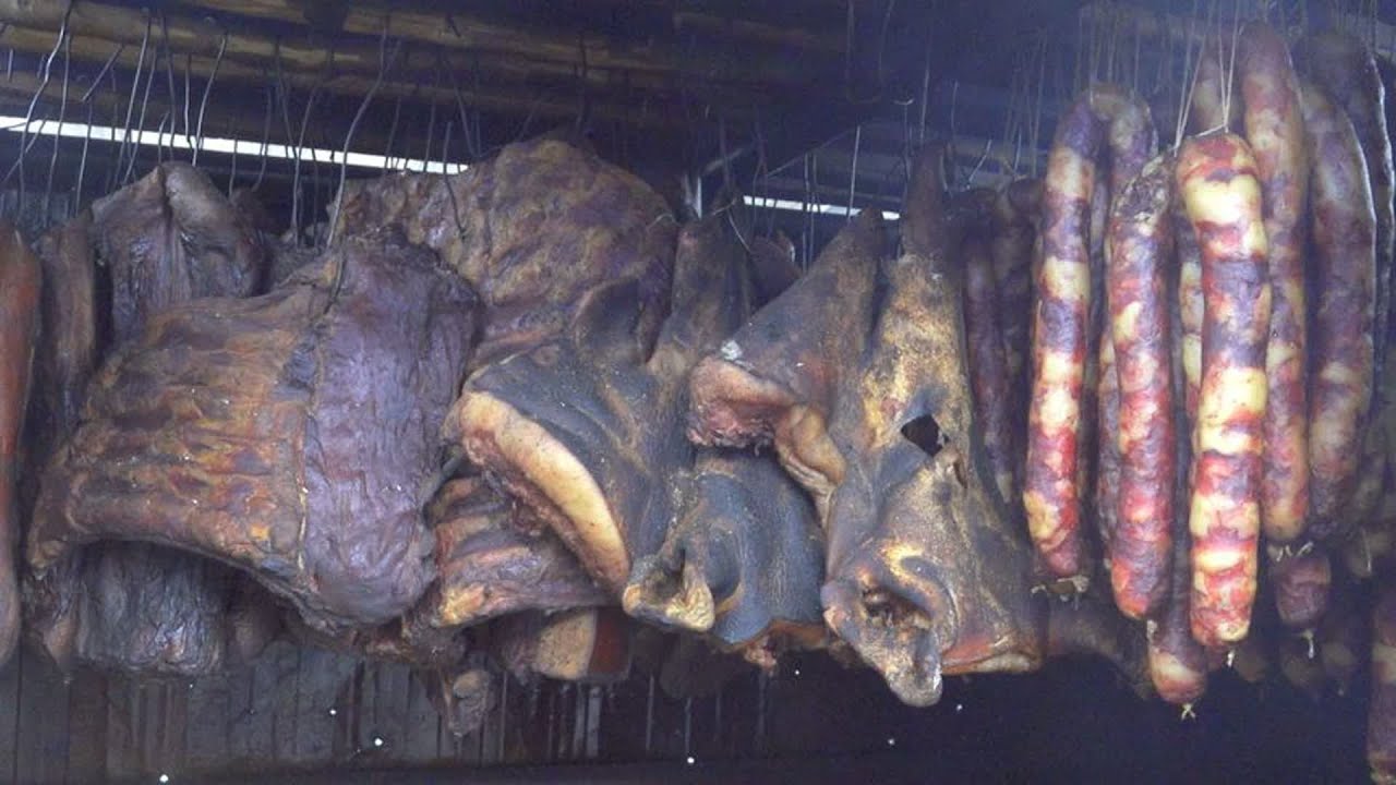 快过年来了，阿哥家熏了很多腊肉，这些腊味你吃过几样？