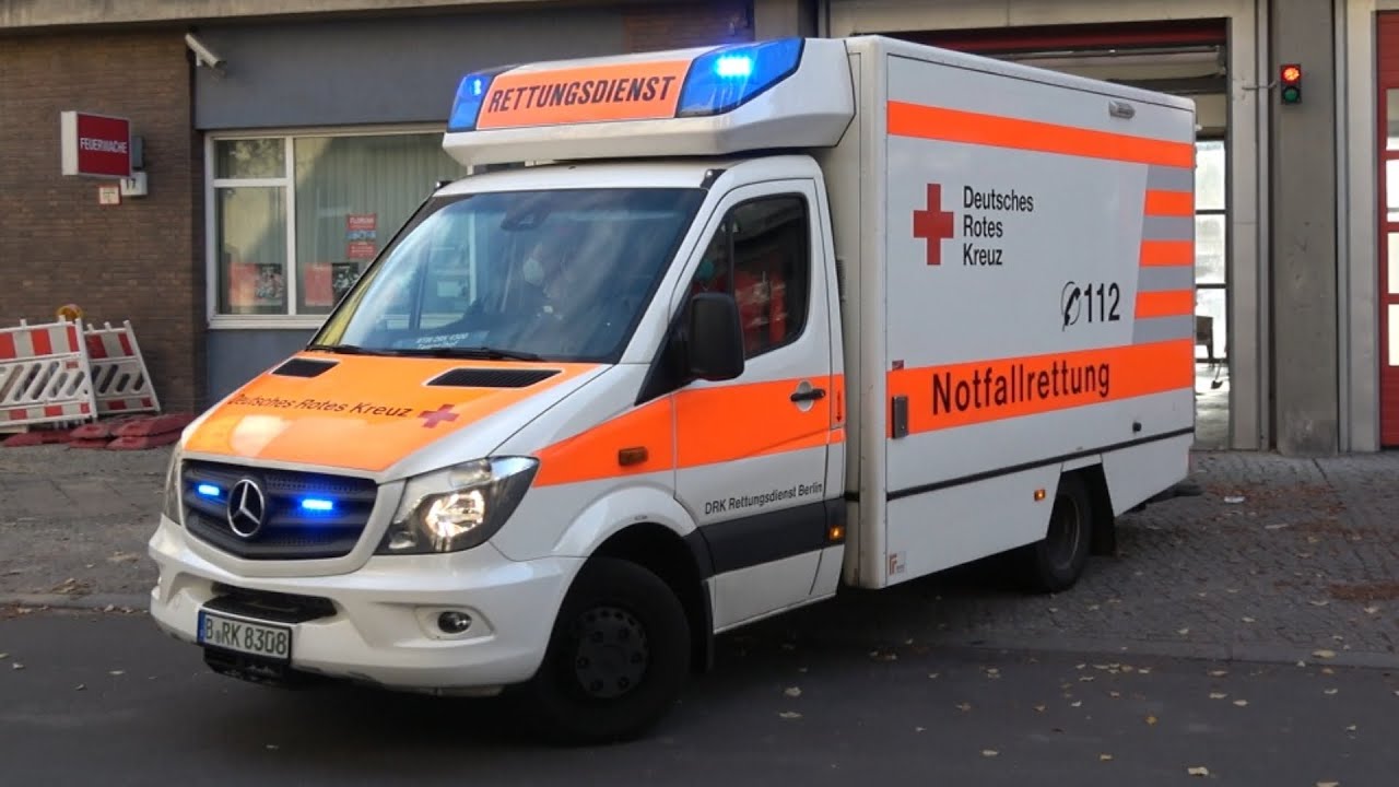 DRK Rettungsdienst Berlin RTW 4300 FW Tempelhof im Einsatz // German Red Cross ambulance responding