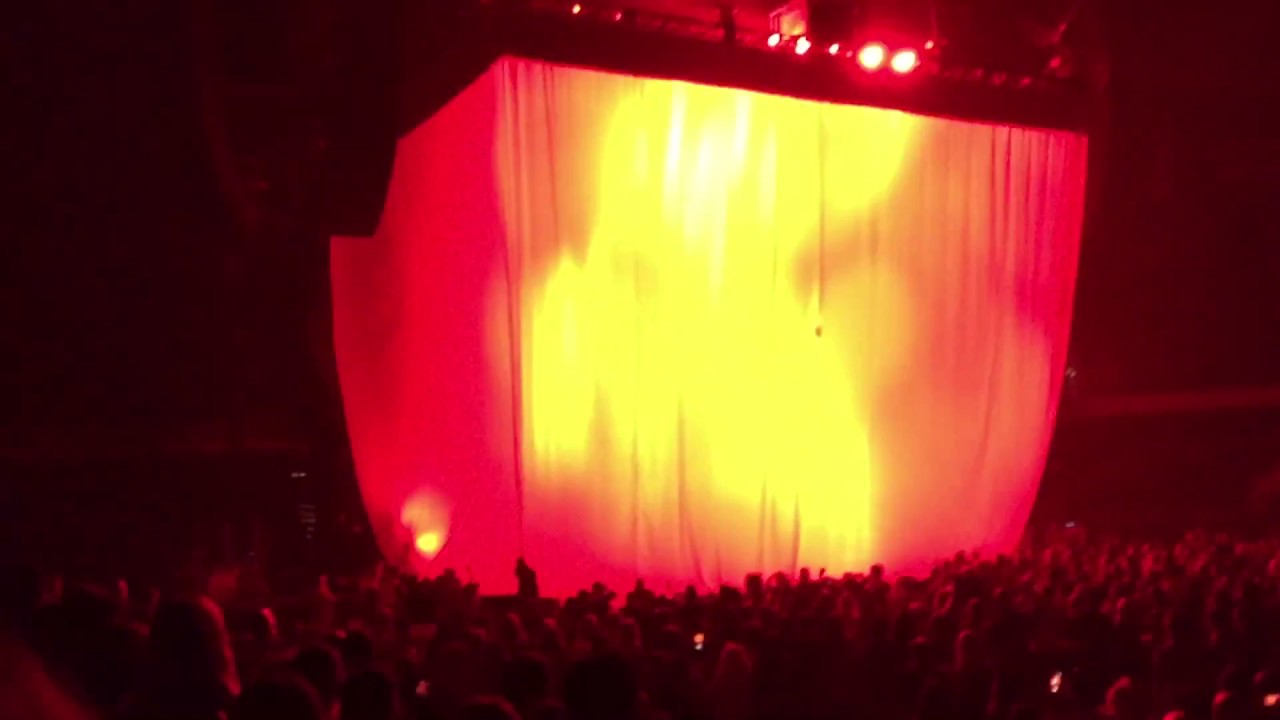 Halsey | hfk Tour Intro & Eyes Closed [LIVE in Phoenix Halloween 2017]