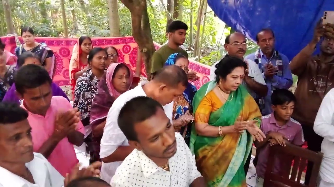 নাম পূরণ কীর্তন,একটু আগে ভাগবত শ্রবণ করালেন শ্রীল নিধিকৃষ্ণ দাস ব্রহ্মচারী।স্থান: কুমিরা, সাতক্ষীরা।
