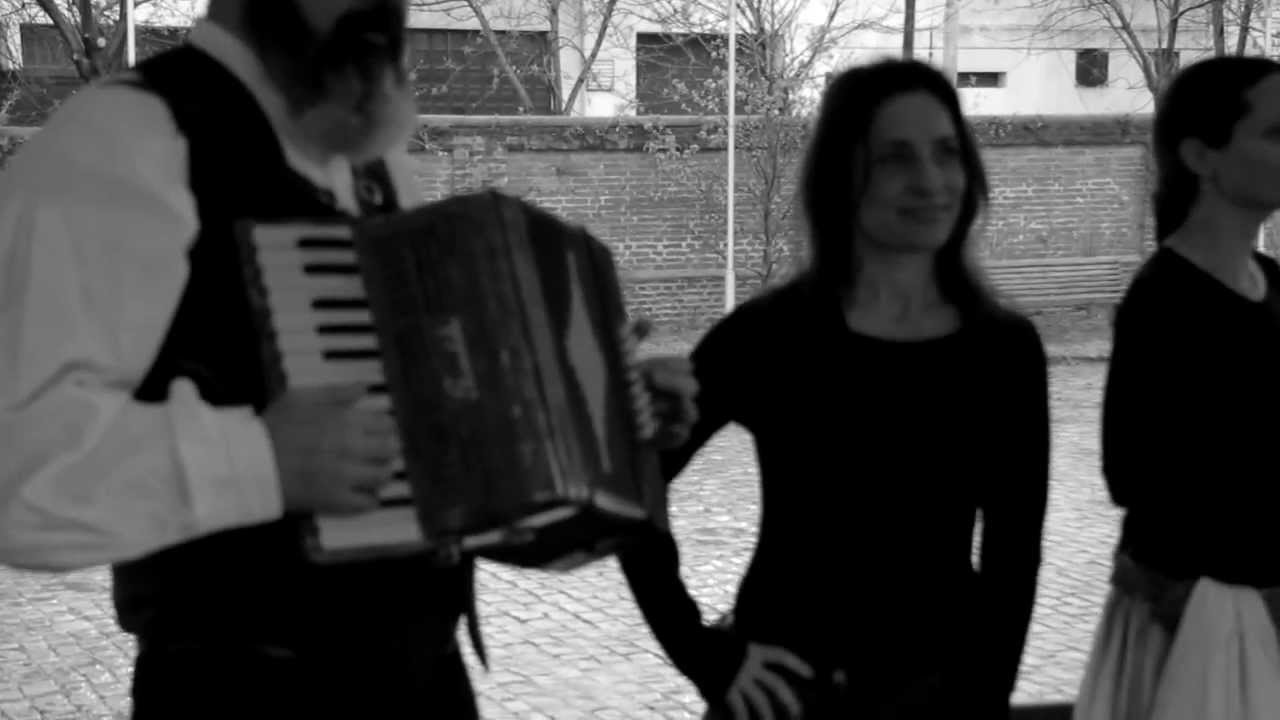'A Figliola - Menza Cutrisa ( Tarantella di Cutro, Calabria)