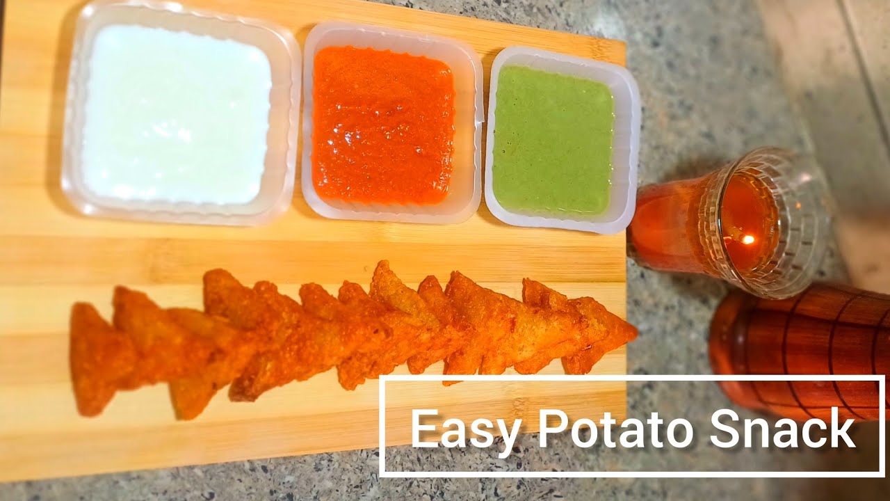 मिनटों मे बनाय आलू से ऐसा नाश्ता क्रिस्पी बाहर से, सॉफ्ट अंदर से। │POTATO TRIANGLES │#snacks 