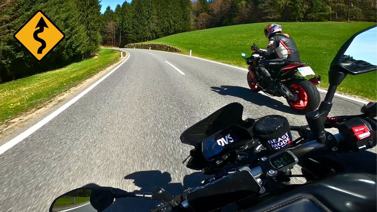 Fast run on The HyperNaked YAMAHA MT-10 2023 (4K)