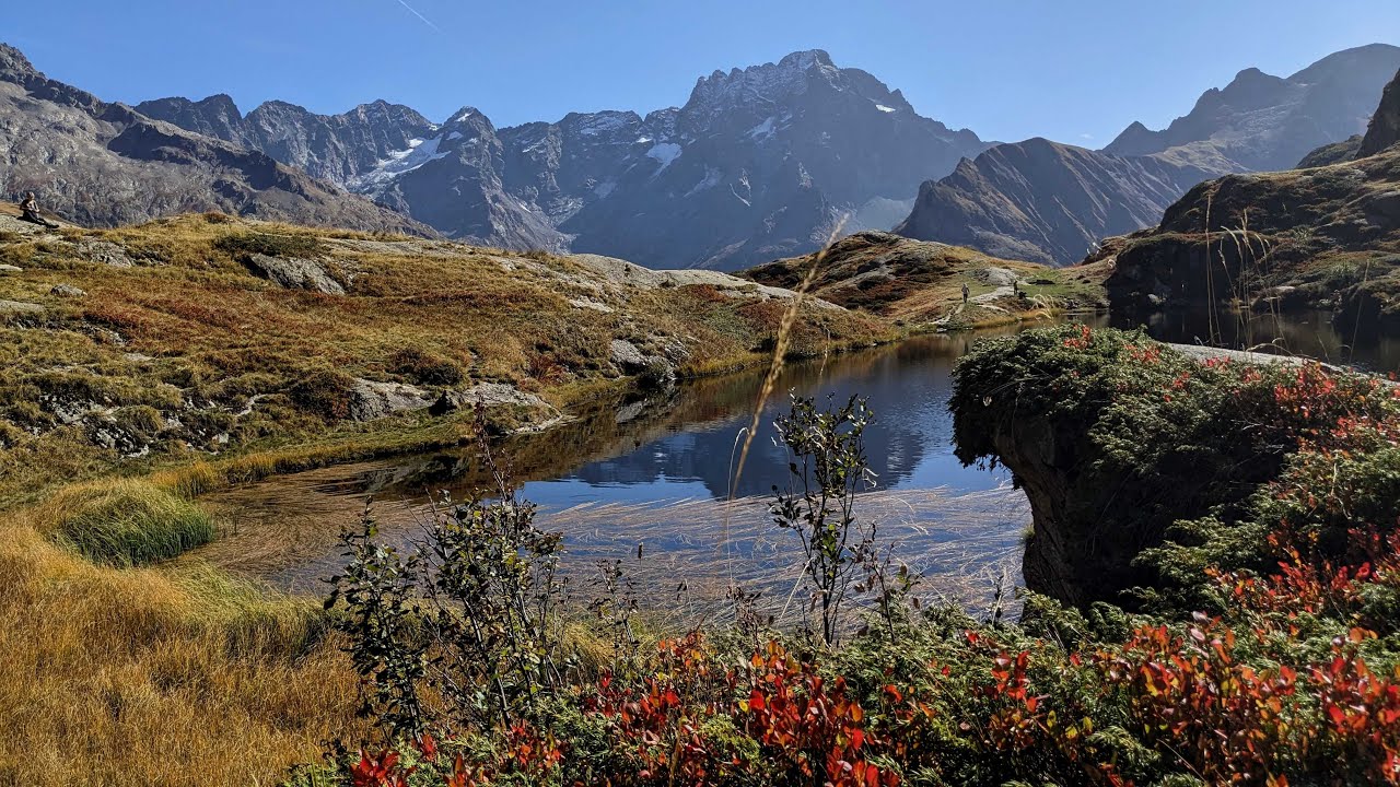 Lac Bleu et Lac Lauzon  départ chalet/hôtel du Gioberney (Valgaudemar) dans le massif des Ecrins.