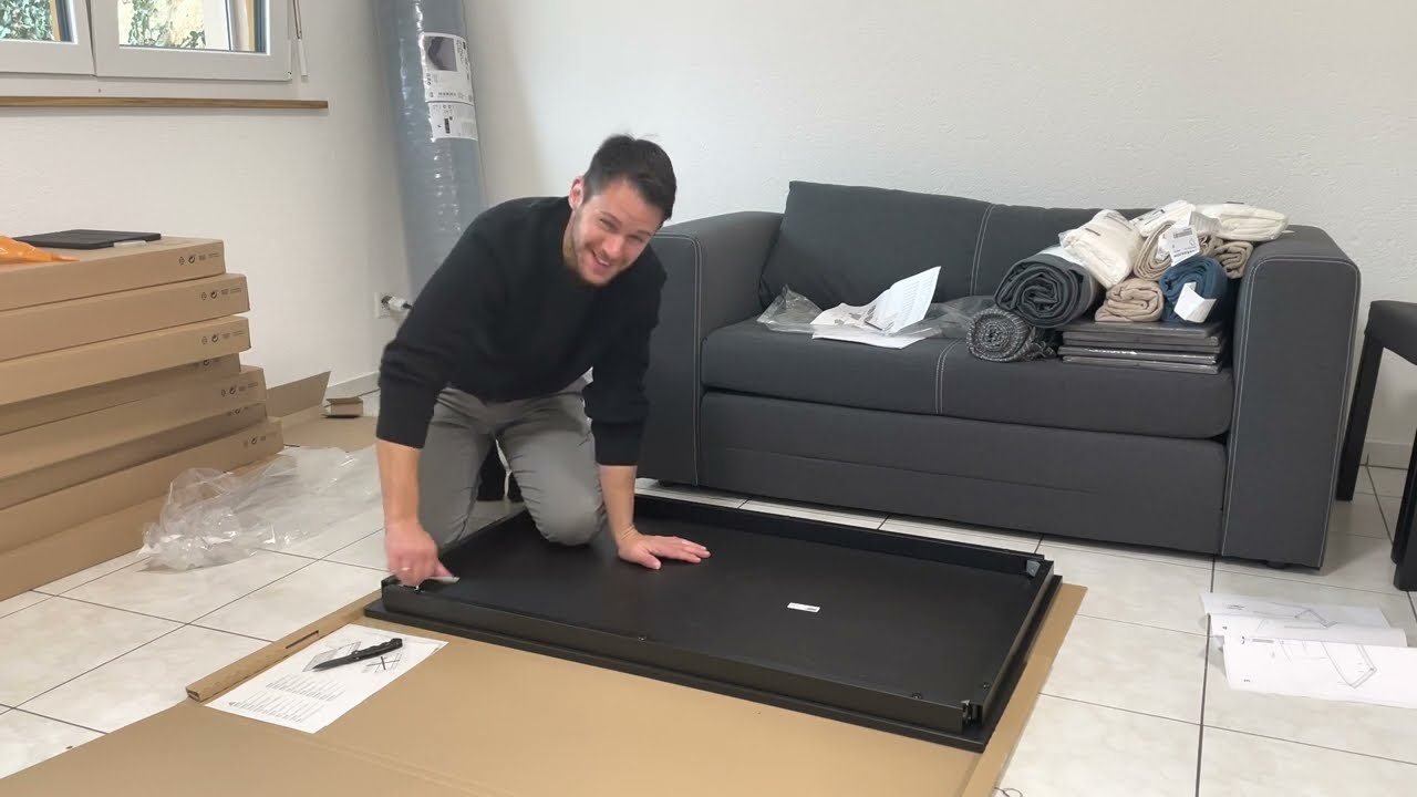 Assembling the Sandsberg table from IKEA