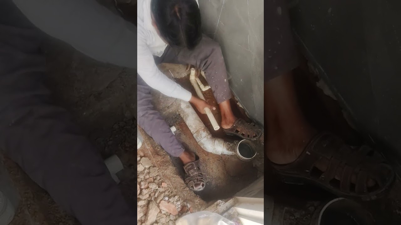 बाथरूमअरे मेंटेन हुआ था इसमें लीकेज हो गया है