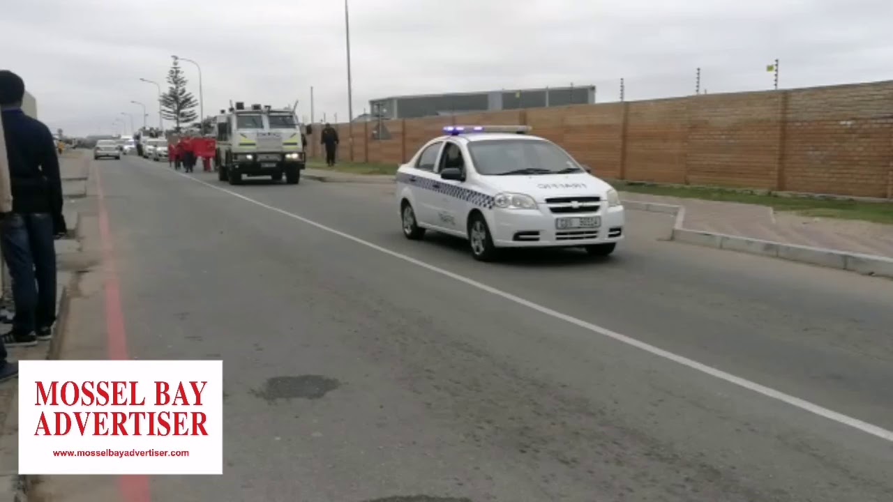 Icosa Mossel Bay demands answers