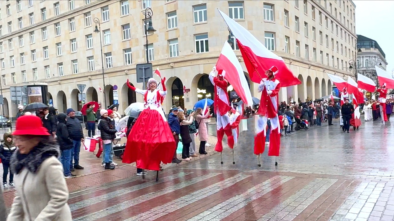 Это Польша 🇵🇱 Невероятное Костюмированное Представление в Честь Дня Независимости