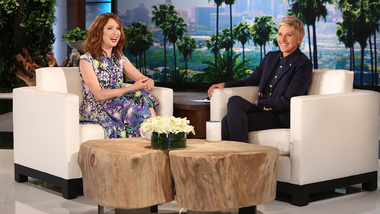 Ellie Kemper Works the Red Carpet