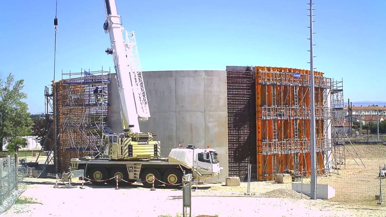 Hydrocarbon reservoir construction timelapse