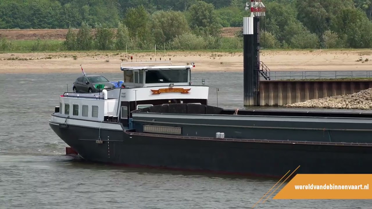 Verschillende schepen op Maas Waalkanaal en Rivier de Waal | Binnenvaart