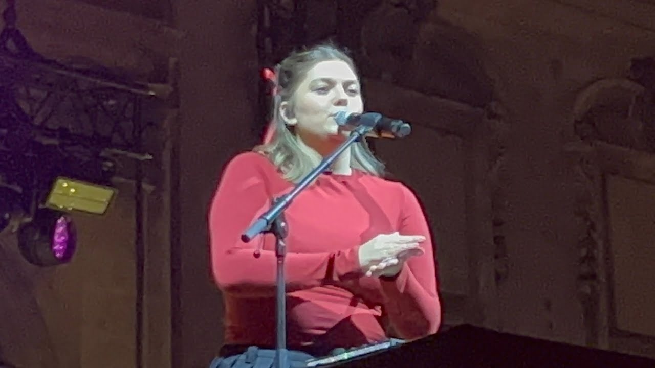 LOUANE - DOUCE (Marseille 14.12.2024) #louane #concert #solo #live #musique #marseille #noel
