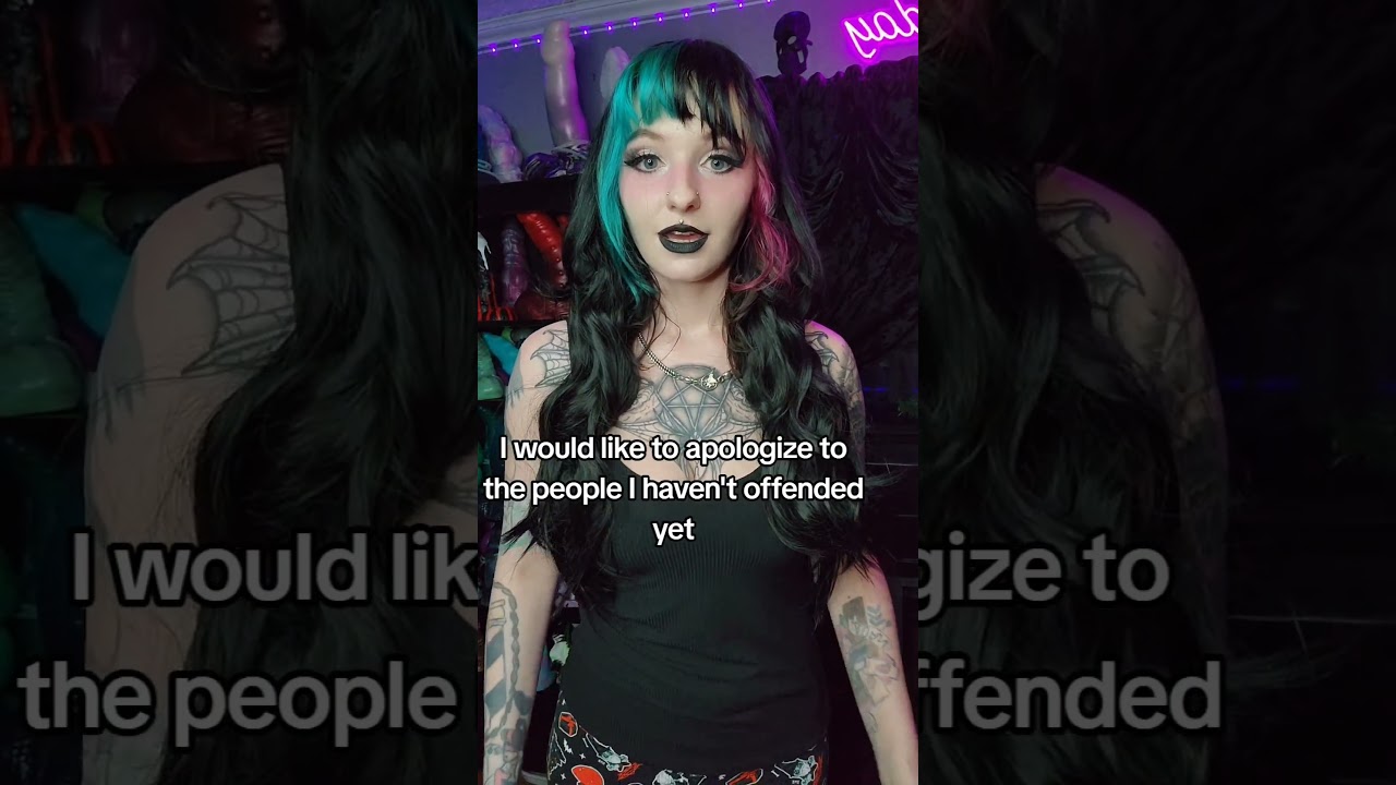🖤 Twitter / Remainz0ftheday 🖤 #goth #alternative #shorts #baddragon