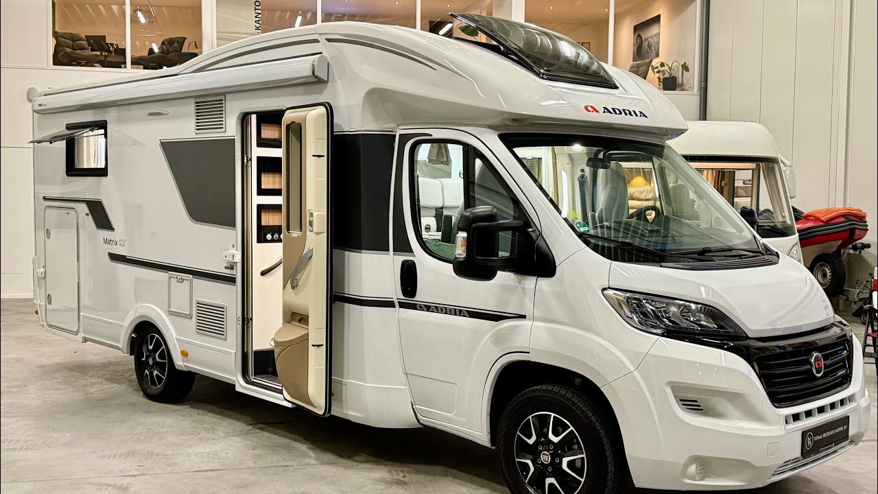 Adria MATRIX 670 SC 5 Persoons Queensbed Trekhaak Airco