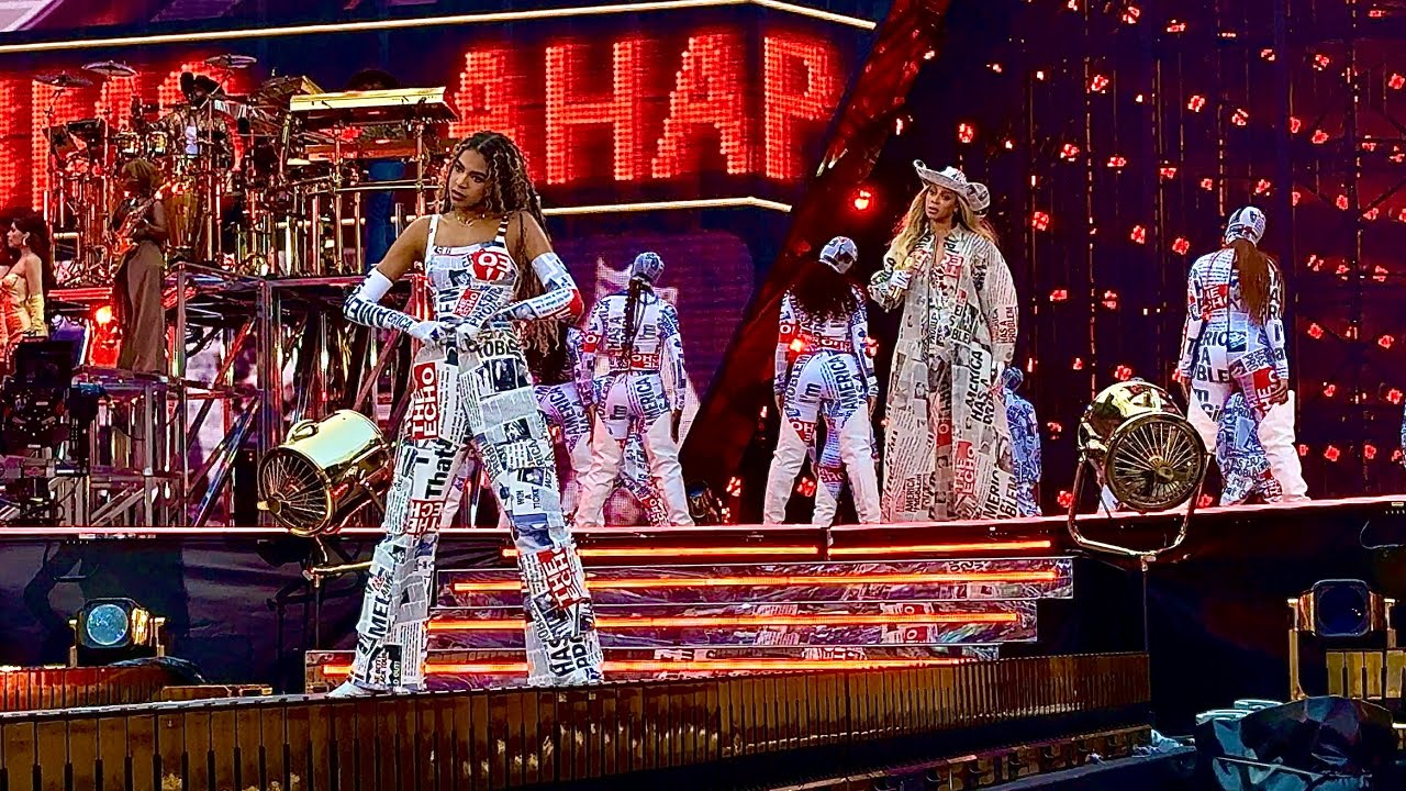 Beyoncé - AMERICA HAS A PROBLEM (Live from Cowboy Carter Tour 2025, London, United Kingdom)